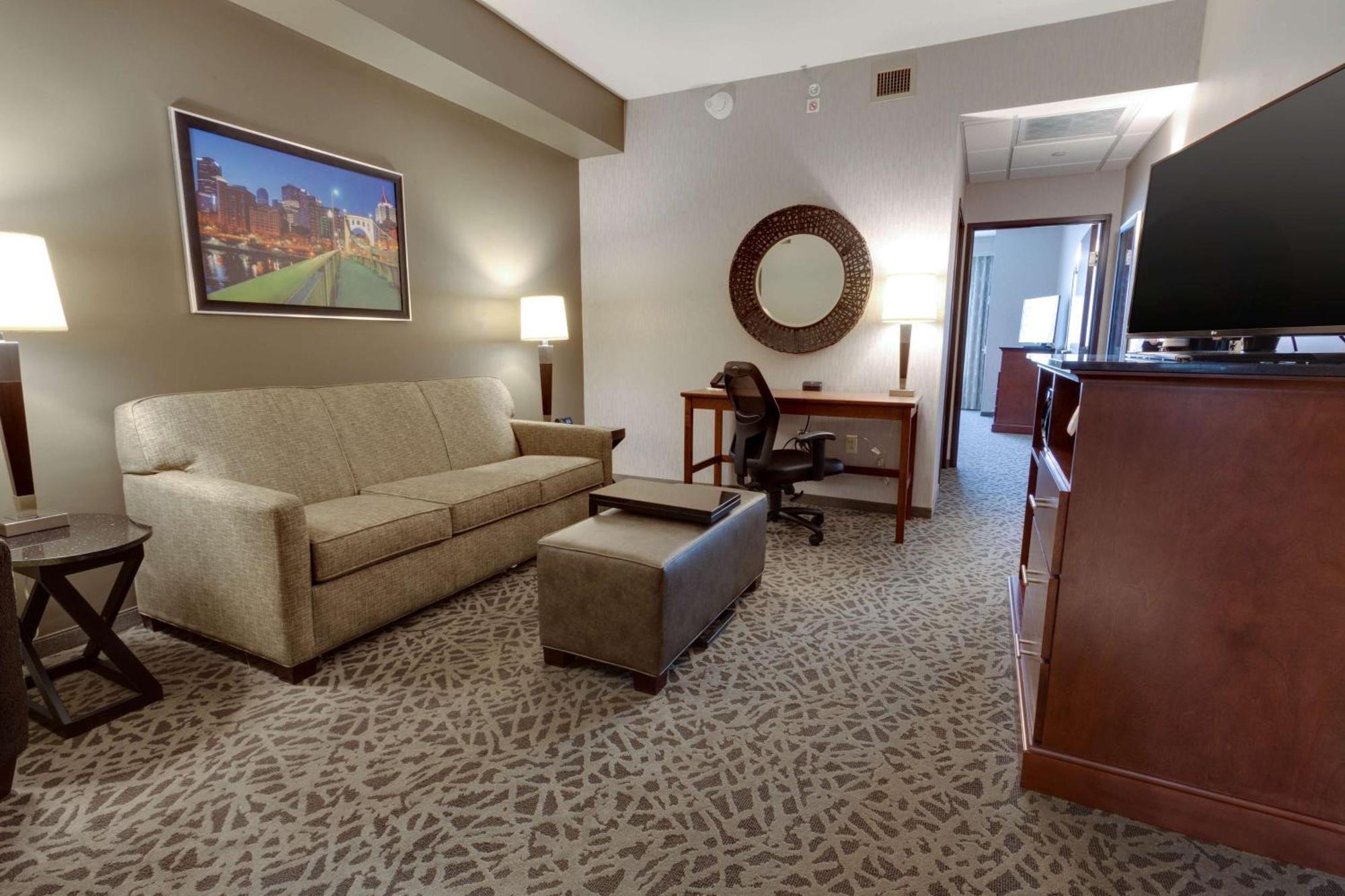 Drury Inn & Suites Pittsburgh Airport Settlers Ridge Dış mekan fotoğraf